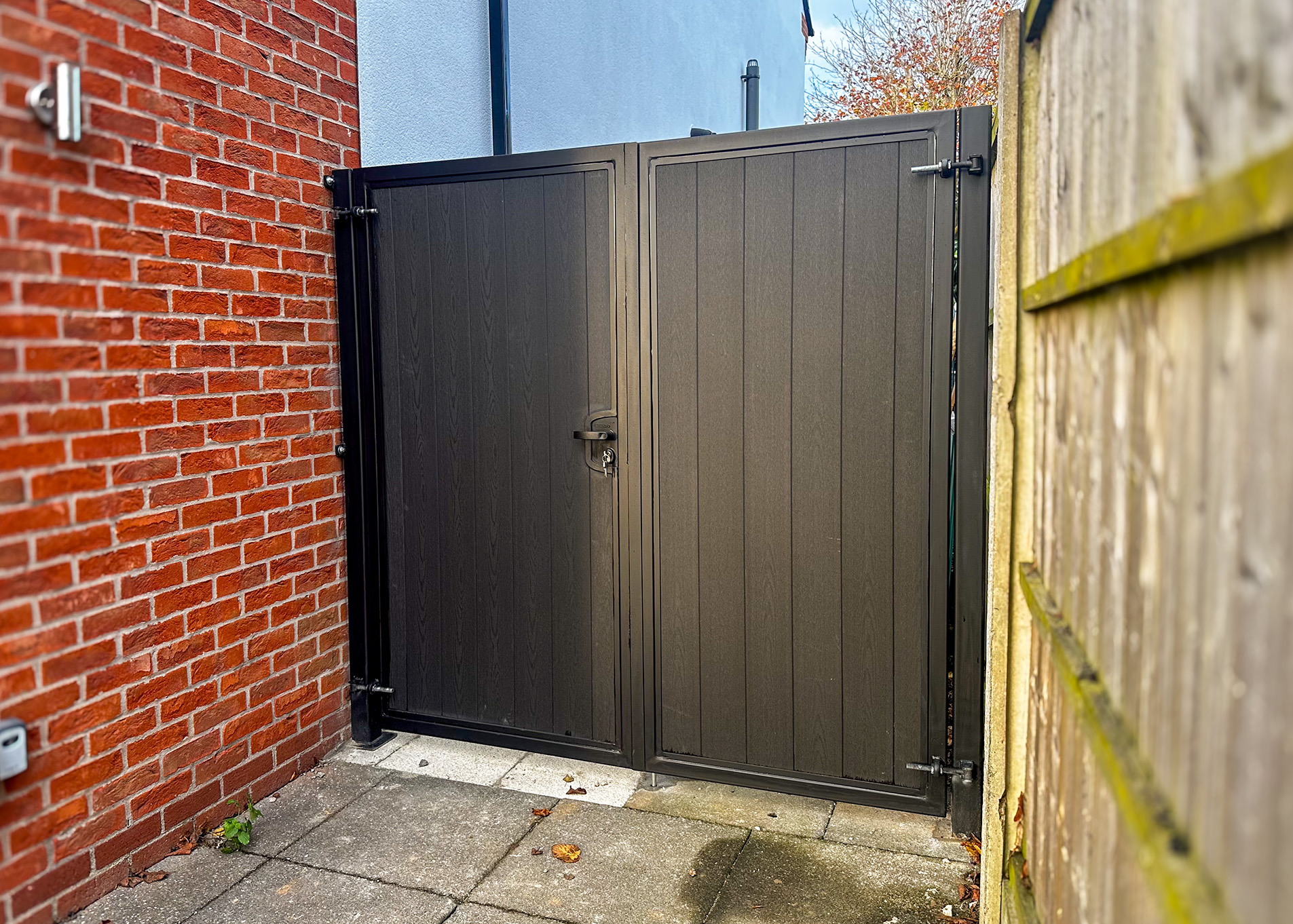 Side Gates