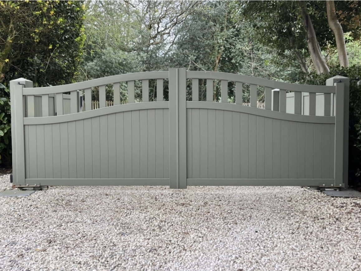 Lumi – Bell Top Aluminium Swing Driveway Gate