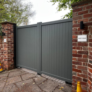 Nova - Flat Top Aluminium Swing Driveway Gate - Image 3