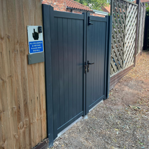 Nova - Flat Top Aluminium Swing Driveway Gate - Image 4